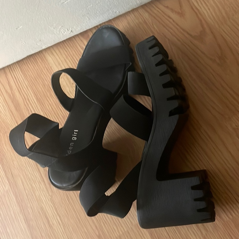 Madden Girl clunky heels!